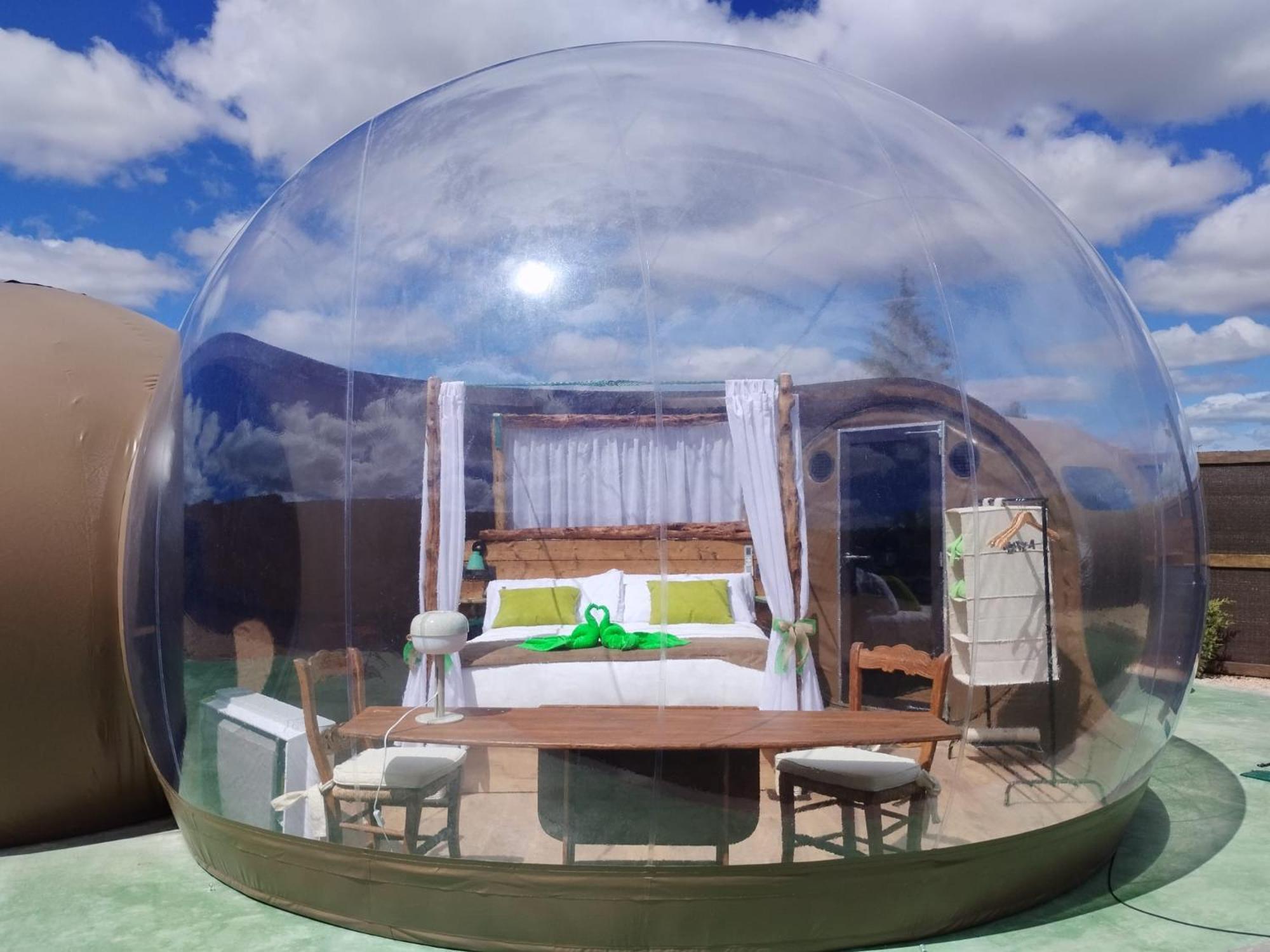 Cosmoveros - Hotel Burbuja Pedraza Eksteriør bilde