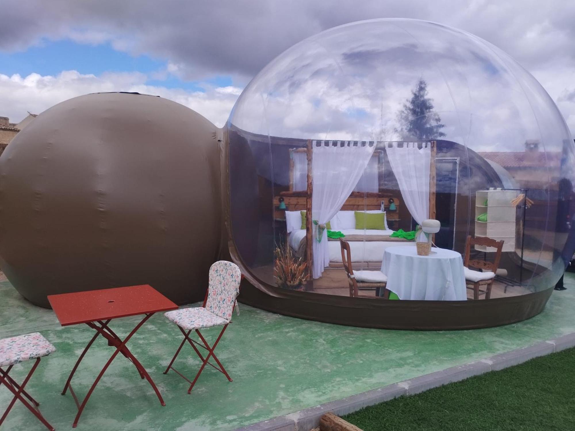 Cosmoveros - Hotel Burbuja Pedraza Eksteriør bilde