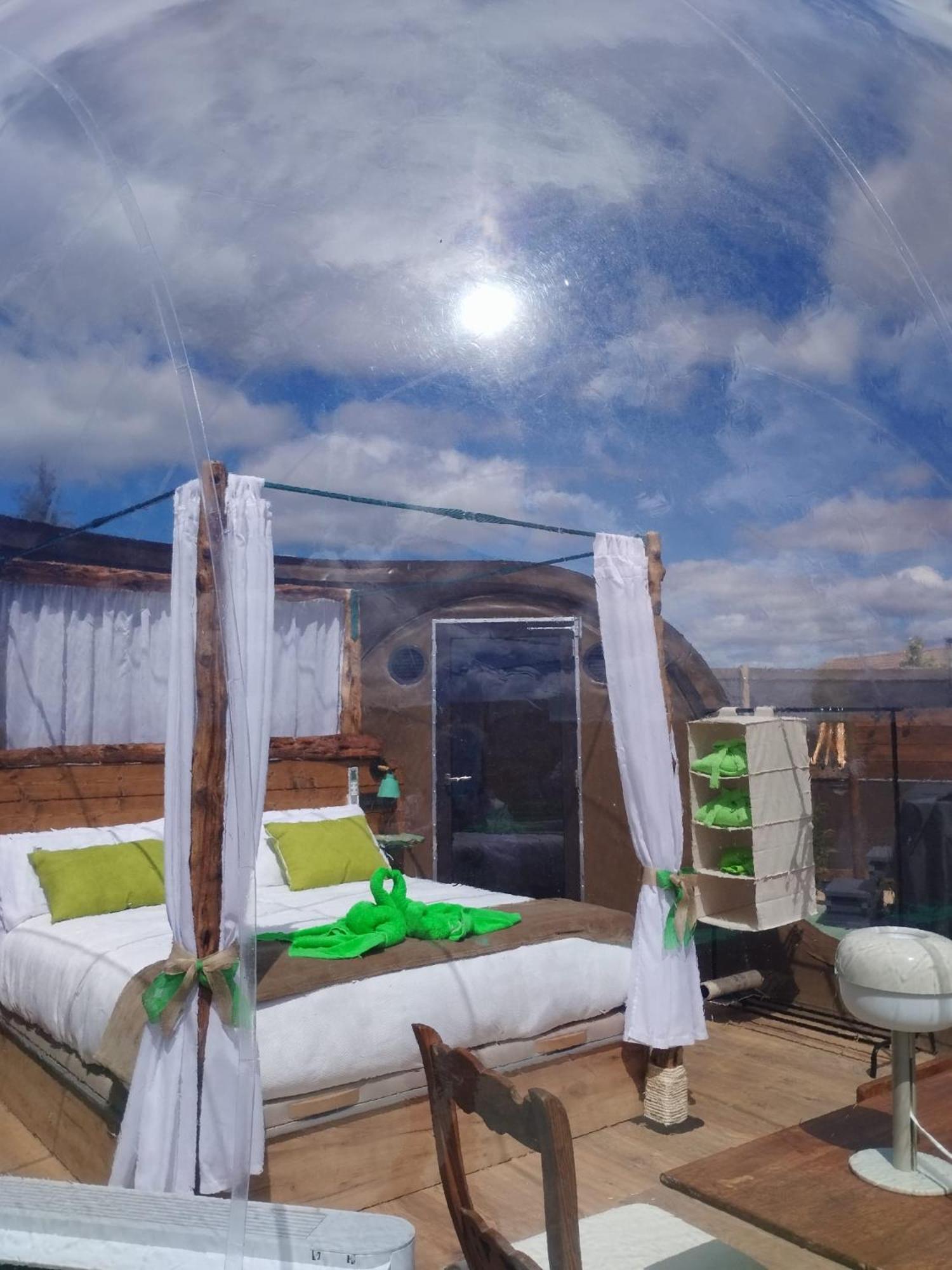 Cosmoveros - Hotel Burbuja Pedraza Eksteriør bilde