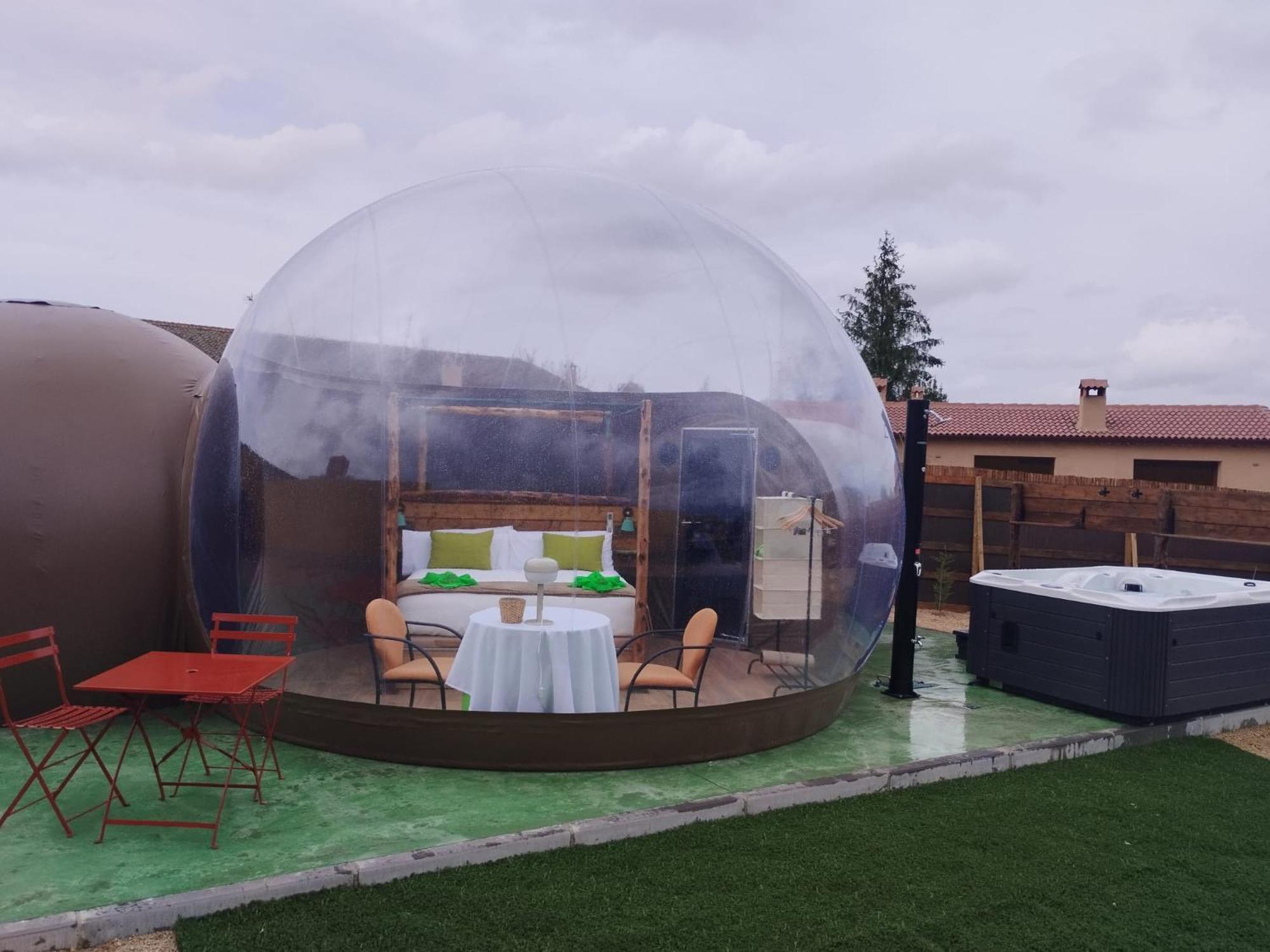 Cosmoveros - Hotel Burbuja Pedraza Eksteriør bilde