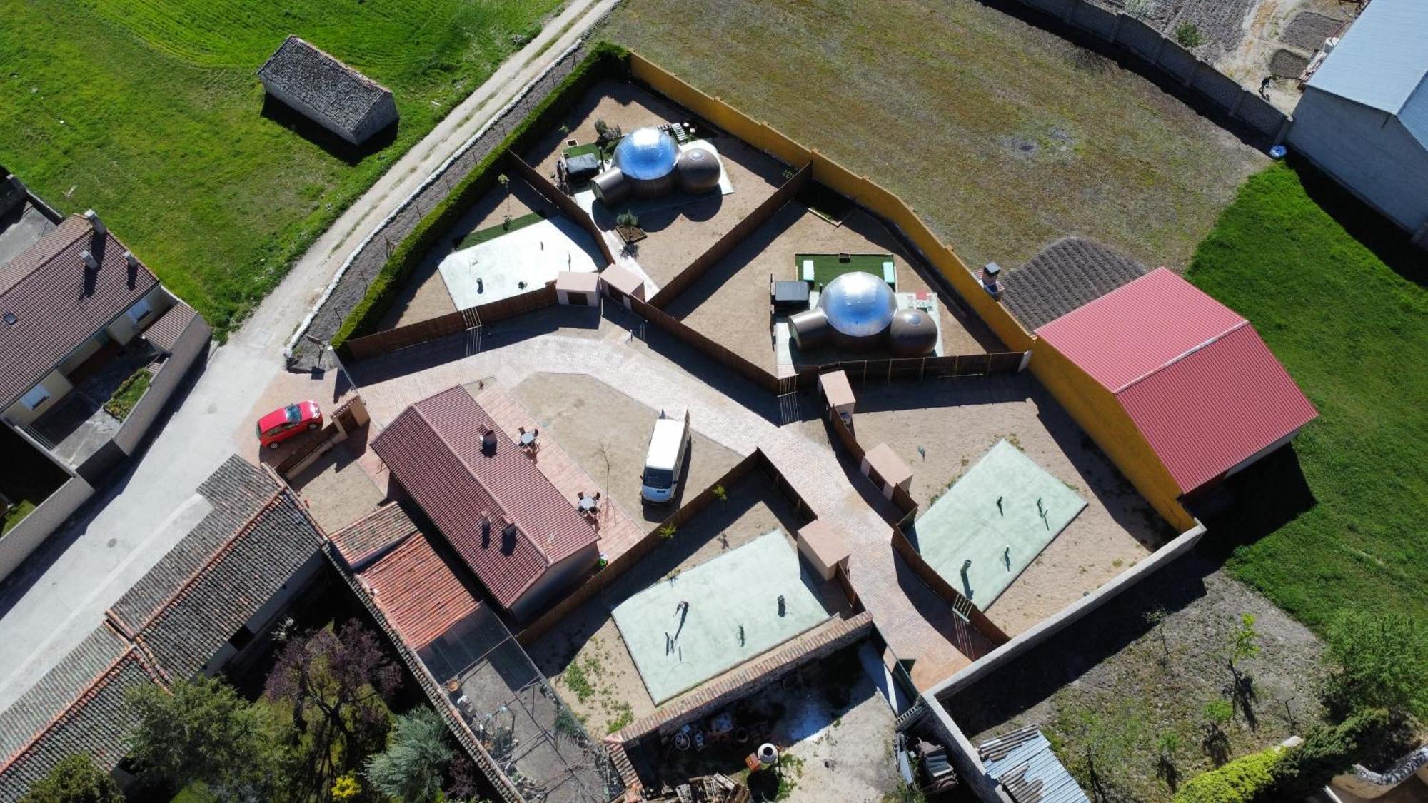 Cosmoveros - Hotel Burbuja Pedraza Eksteriør bilde